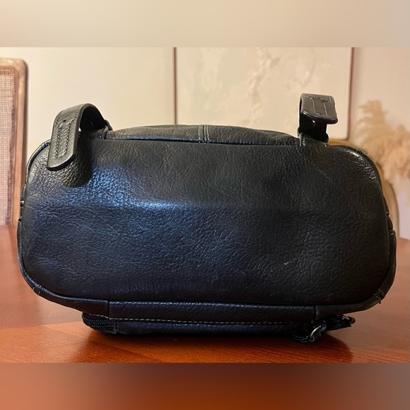 Vintage TIGNANELLO - Genuine Leather Black Backpack - Picture 5 of 14